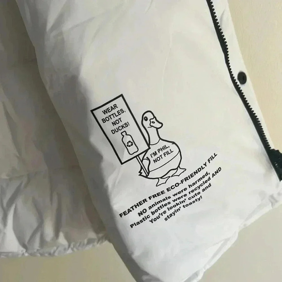 NWT White Puffer Vest BCBG - Picture 7 of 9